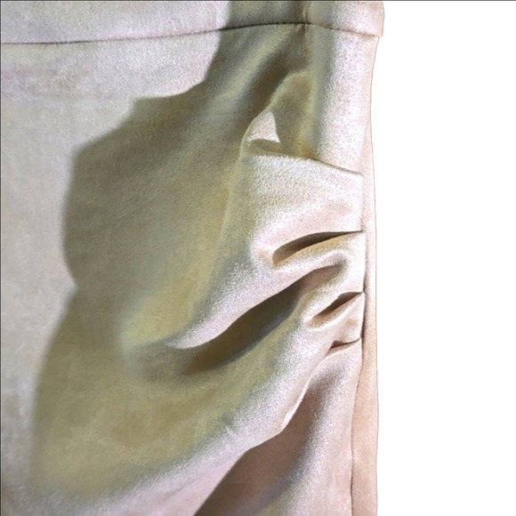 Dressin Mini Skirt Ruche'd one side w/ Draped Asymmetrical Style. Women size L - Picture 2 of 13